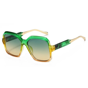 Lunettes de soleil oversize tendance avec monture dégradée vert-jaune et branches dorées
