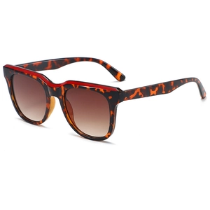 Vintage-Sonnenbrille mit Schildpatt-Rahmen, roten Akzenten und braunen Verlaufsgläsern