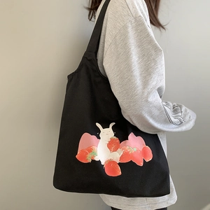 Sac fourre-tout japonais en toile noire avec imprimés de lapin mignon et de fraises