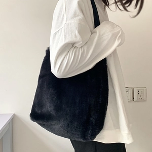 Sac fourre-tout noir en peluche pour femme, sac à bandoulière doux pour l'automne et l'hiver