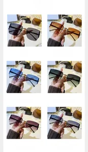 Détails de lunettes de soleil sans monture montrant diverses couleurs de verres dégradés