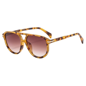 Classic tortoiseshell aviator sunglasses with double bridge and gradient lenses