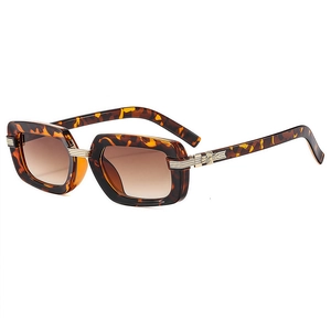Retro tortoise shell sunglasses with square thick frame and gold metal accents