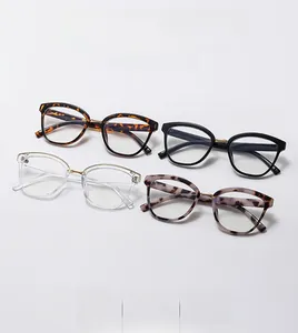 Detailansicht von vier Brillenrahmen in Schildpatt, Schwarz, Transparent und Floral