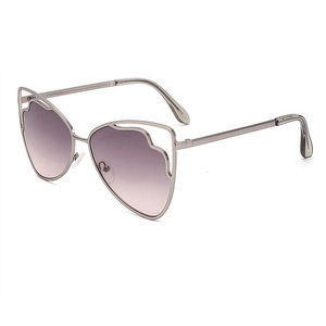 Lunettes de soleil papillon argentées avec verres dégradés violets pour femmes