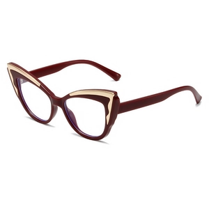 Retro Katzenaugen Brille in Dunkelrot mit Goldverzierung und Blaulichtfilter Gläsern