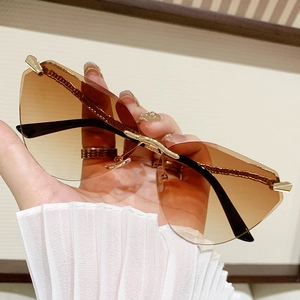 Rimless Cat Eye Sunglasses For Women Trendy Metal Textured Temples UV400 Gradient Lens Y2K Chic Streetwear