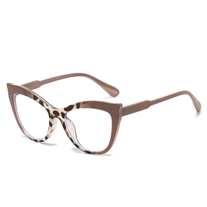 Classic retro cat-eye anti-blue light glasses with brown tortoiseshell frame for women