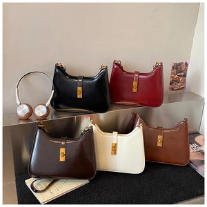 Detailed collection of retro underarm bags in five colors with golden turn-lock buckles