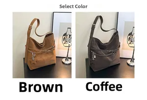 Détails des sacs cabas vintage marron et café avec charm étoile et boucles latérales