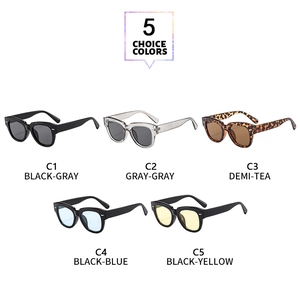 Détails des lunettes de soleil vintage carrées déclinées en cinq coloris de montures
