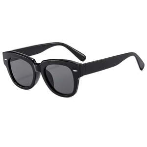 Lunettes de soleil carrées rétro classiques en noir brillant avec rivets et verres gris