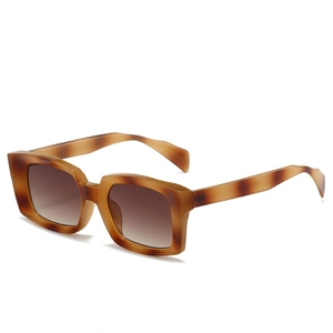Retro rectangular sunglasses with tortoiseshell frames and gradient brown lenses