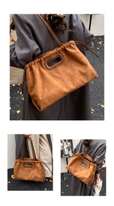 Gros plan d'un sac cabas en daim marron avec cordon de serrage et poignées découpées