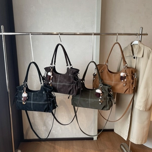 Large soft leather tote bag for women in four vintage colors with contrast stitching