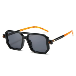 Classic square sunglasses with black frame, retro double bridge and tortoiseshell temples