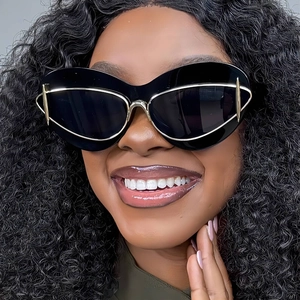 Lunettes De Soleil Cat Eye Pour Femmes Surdimensionnées Irrégulières Métal Or Incrusté Protection UV400 Rétro Extérieur