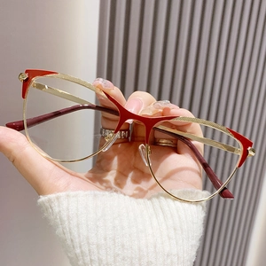 Lunettes Anti Lumière Bleue Monture Métal Yeux De Chat Rétro Femmes Design Gravure Géométrique Lunettes Décoratives