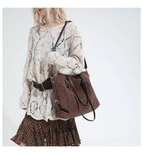 Detailed view of leopard print tote bag with adjustable strap and large capacity