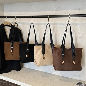 Grandi borse tote vintage in pelle scamosciata in quattro colori con manici in pelle