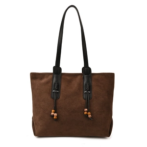 Grande borsa tote vintage in pelle scamosciata marrone con perline etniche e manici