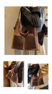 Detailansicht der Retro-Tote-Bag mit Vintage-Nieten und matter brauner Textur-Oberfläche
