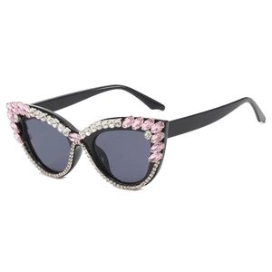 Schicke Cat-Eye-Sonnenbrille mit schwarzem Rahmen und rosa Strasssteinen für Damen