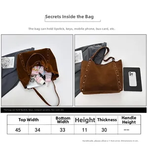 Tableau des tailles et dimensions du grand sac cabas en daim marron avec rivets argentés