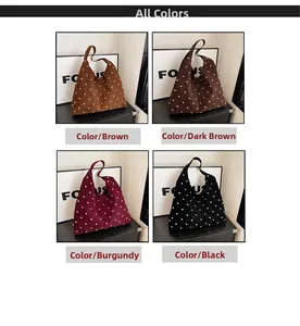 Quatre couleurs de sacs hobo à rivets en marron, café, bordeaux et noir