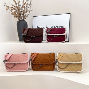 Quilted Crossbody Bag Women Faux Fur Trim Diamond Pattern Suede Metal Chain Shoulder Handbag Autumn Winter Retro