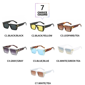 Collezione di sette occhiali da sole quadrati in vari colori con rivetti in metallo