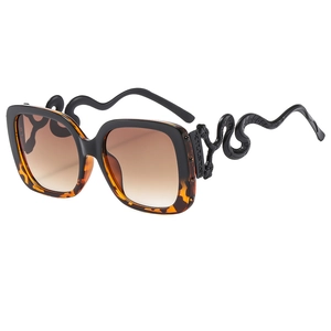 Fashionable oversized square sunglasses with carved snake temples and gradient lenses