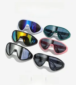 Plusieurs couleurs de lunettes de soleil de sport oversize avec verres miroir colorés