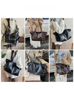 Vues détaillées de grands sacs fourre-tout vintage en cuir ciré pour le quotidien