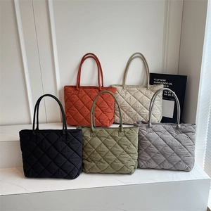 Minimalist large capacity quilted tote bags in five stylish colors for daily shoulder wear