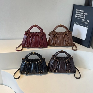 Sacs à bandoulière plissés en simili cuir en quatre couleurs vintage avec anneaux dorés