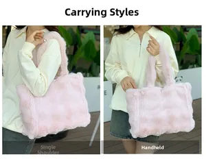 Détail du sac cabas en fausse fourrure rose montrant les modes porté épaule et main