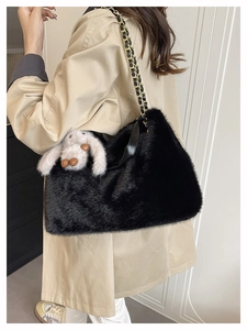 Schwarze Pluesch Tote Tasche fuer Damen Fauschige Schultertasche eleganter Handtasche