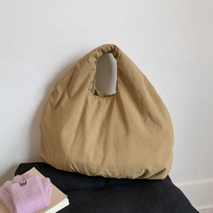 Women Large Capacity Pleated Shoulder Bag Minimalist Nylon Tote Bag Casual Commute Handbag 2025 Autumn Fashion Puffy Bag