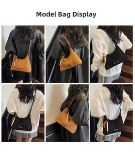 Vue détaillée du sac hobo rétro mat avec pompon en perles colorées et fermeture éclair