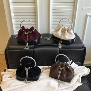 Sac Seau en Daim Synthétique et Cuir PU pour Femmes Color-block Luxe Calme Minimaliste Chaîne Cordon Sac Épaule Avec Anneau Métal Gland