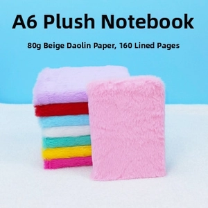 Detail van A7 pluche notitieboekjes met 80g crèmekleurig papier en gelinieerde pagina's