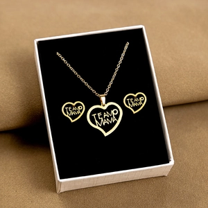 Gold stainless steel jewelry set with TE AMO MAMA heart necklace and stud earrings