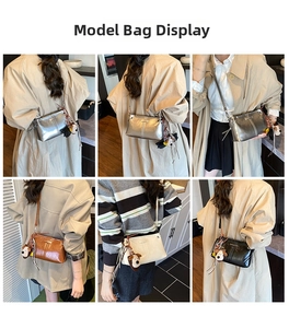 Detailweergave van crossbodytassen in vier kleuren met hondenhangers en kwastjes