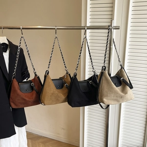 Minimalist large-capacity faux suede tote bag with chain strap in four assorted colors