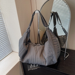 Minimalist grey large capacity pleated tote bag with adjustable metal buckle strap