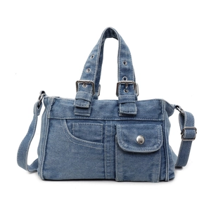 Sac à main rétro en jean délavé bleu avec boucles argentées et bandoulière réglable