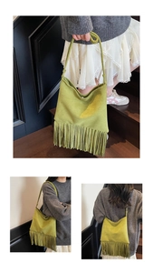 Detalle de bolso hobo de ante verde con flecos largos y una correa de hombro suave