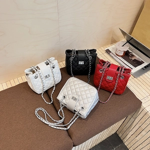 Women Quilted Diamond Lattice Shoulder Bag PU Leather Metallic Chain Strap Commuter Underarm Crossbody Handbag Fashion