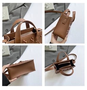 Détails du sac à main marron en cuir grainé avec rivets et compartiments intérieurs